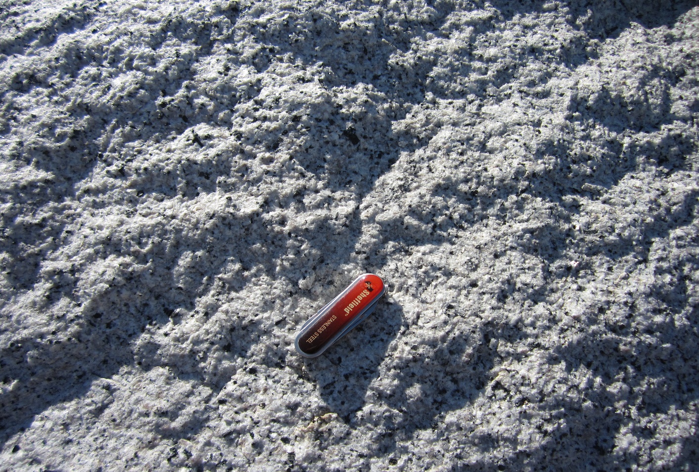 A picture containing outdoor, red

Description automatically generated